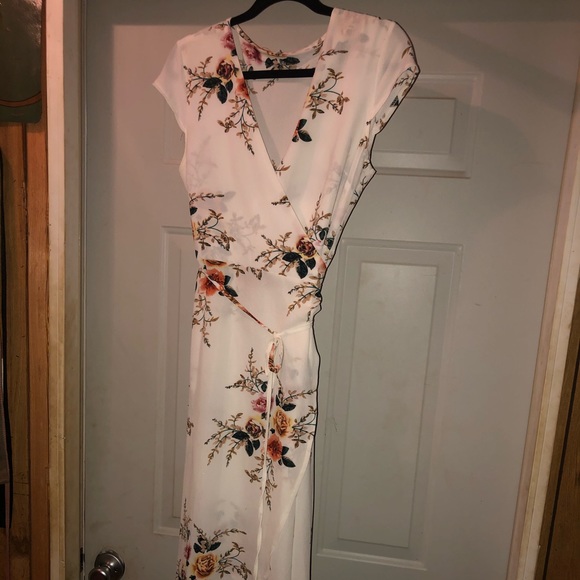 Beautiful formal/casual wrap dress - Picture 2 of 3
